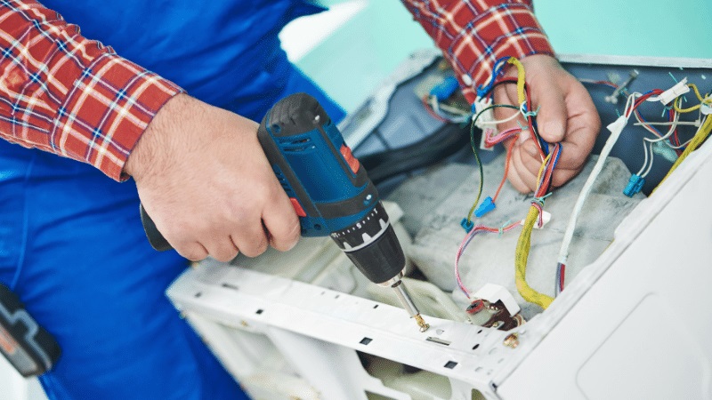 Selendi Toshiba Toshiba çamaşır makinesi kart tamiri – Su almama arızası orijinal parça ile giderildi. - Teknik servis örneği